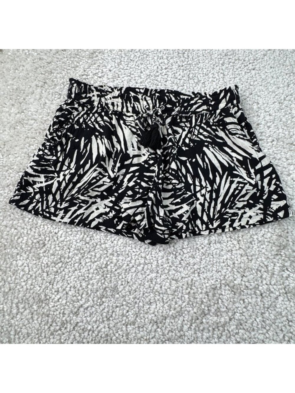 Aerie Black White Tropical Pull On Shorts Pockets Womens Medium